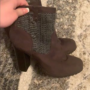 Juicy couture platform booties
